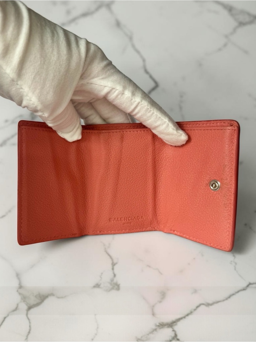 Balenciaga Pink Pebbled Leather Compact Wallet - Picture 4 of 8